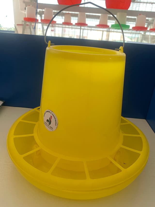 Yellow adult feeder